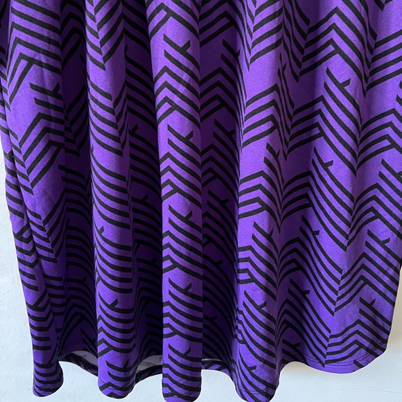 Beautiful purple blouse. Black and purple design. - Picture 3 of 7